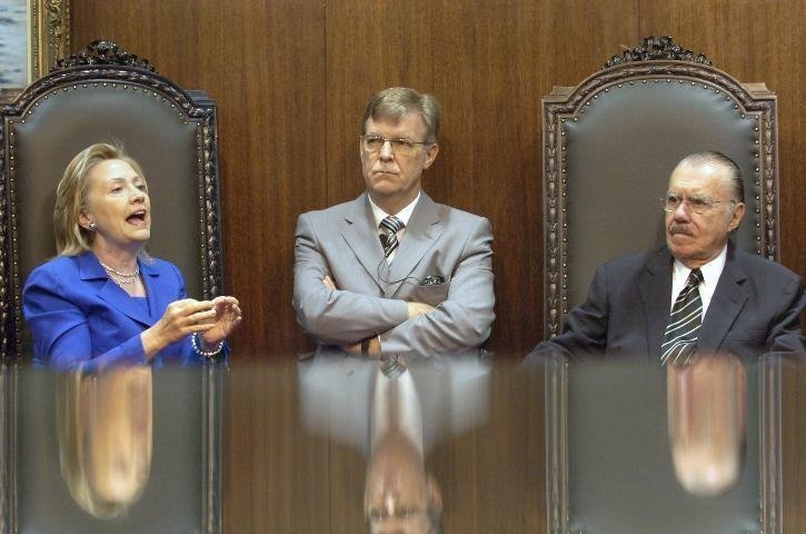 Hillary Clinton est&aacute; no Brasil para uma s&eacute;rie de reuni&otilde;es