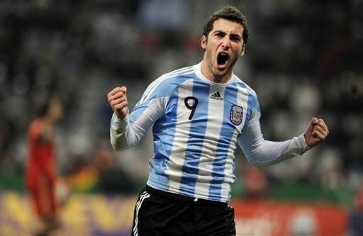 Atacante Higua&iacute;n marcou o gol da vit&oacute;ria da Argentina sobre a Alemanha