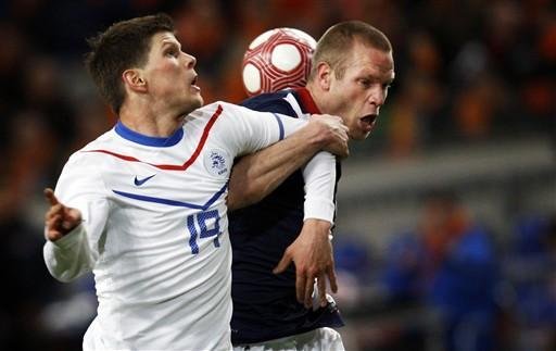 Huntelaar marcou um dos gols da vit&oacute;ria da Holanda sobre os Estados Unidos