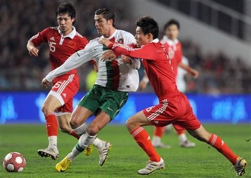 Capitaneados por Cristiano Ronaldo, portugueses fizeram 2 a 0 na China