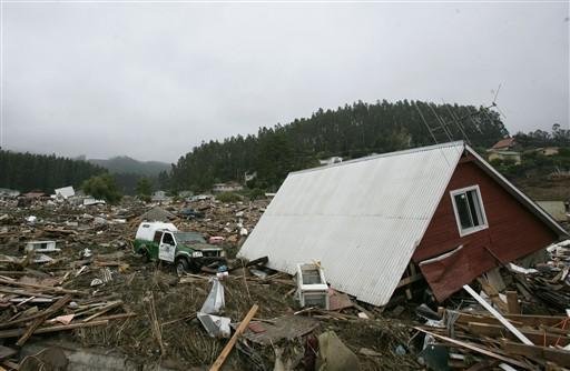 Tsunami devastador ocorreu logo ap&oacute;s terremoto do &uacute;ltimo s&aacute;bado