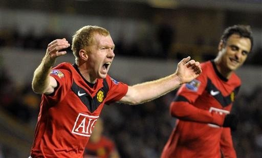 Scholes marca e garante Manchester na ponta do Ingl&ecirc;s