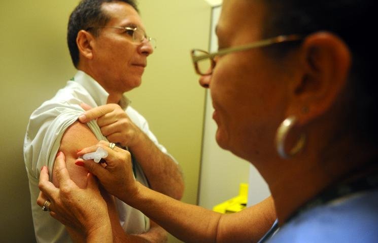 Vacina contra a gripe A chega a cl&iacute;nicas particulares em maio 