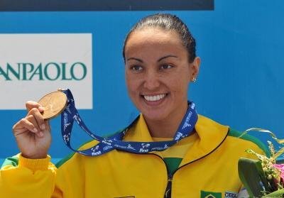 Poliana Okimoto, agora, &eacute; nadadora do Corinthians
