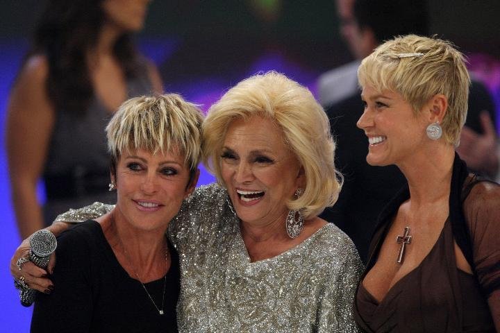Hebe reestreia seu programa