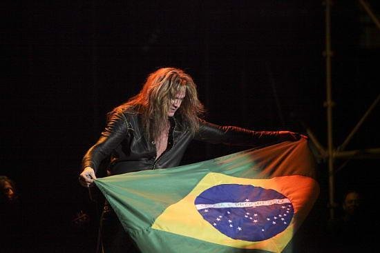 Sebastian Bach abriu o show da banda americana