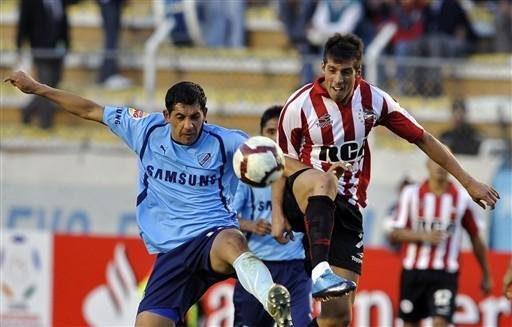 Na altitude, Bol&iacute;var e Estudiantes ficam no 0 a 0