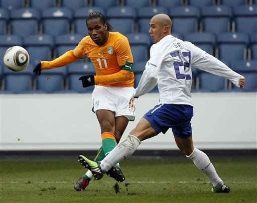 Drogba foi eleito o melhor jogador africano da temporada