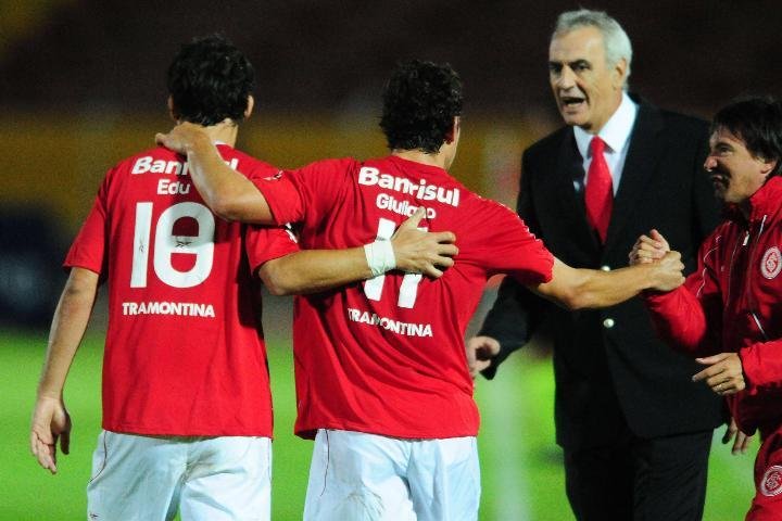 Fossati poupar&aacute; os 11 titulares contra o Veran&oacute;polis