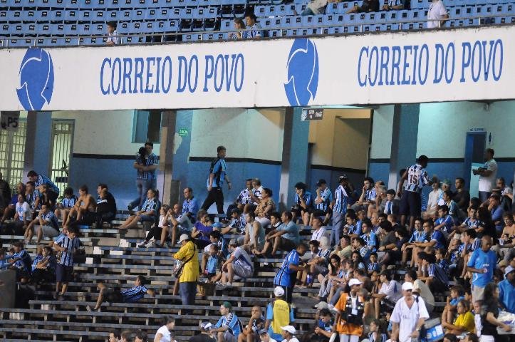 Torcida do Gr&ecirc;mio acompanhou vit&oacute;ria no Ol&iacute;mpico
