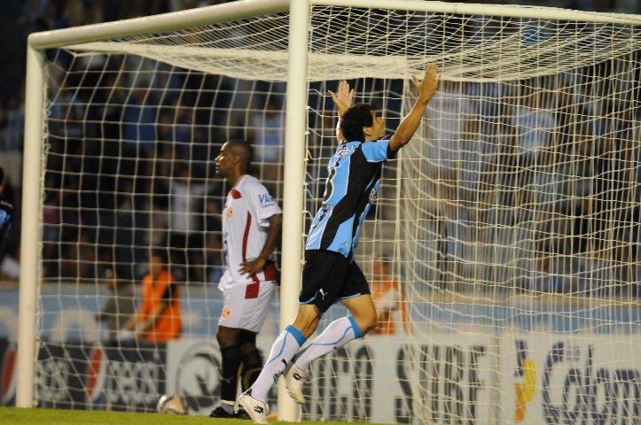 Maylson mostra condi&ccedil;&otilde;es de ser titular, diz Meira