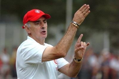 Inter iniciou um jogo no 4-4-2 apenas uma vez em 2010