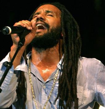 Filho de Bob Marley e editora chegam a acordo sobre livro