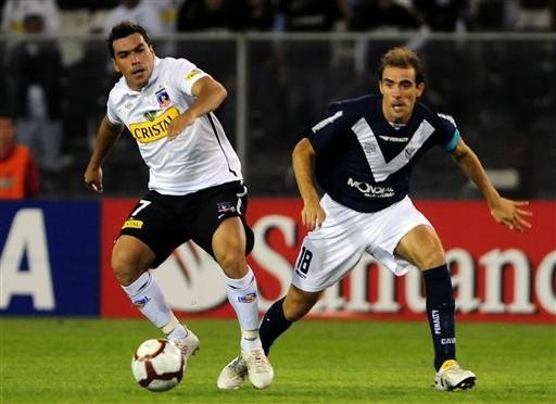 Velez marca nos acr&eacute;scimos e arranca empate no Chile