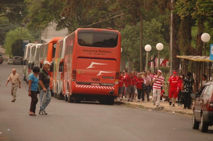 Caravanas de Colorados chegam a Santana do Livramento