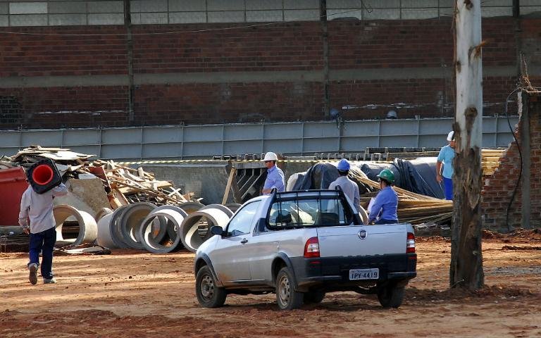 Muro de obra da Trensurb cai e deixa nove feridos em Novo Hamburgo