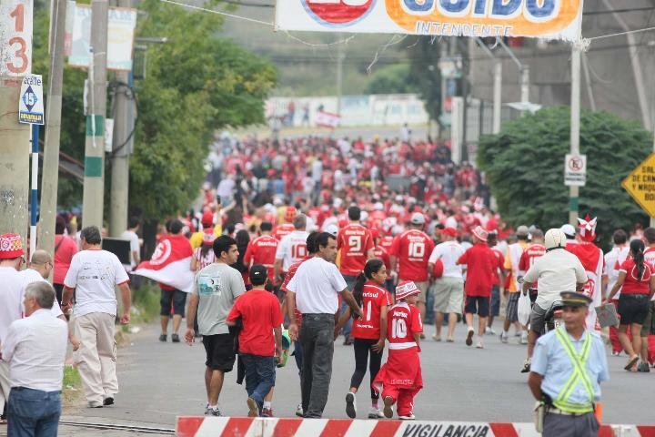 Colorados tomam as imedia&ccedil;&otilde;es do est&aacute;dio At&iacute;lio Paiva