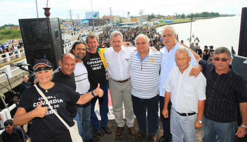 Manifesta&ccedil;&atilde;o envolveu cerca de 6 mil pessoas