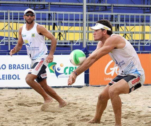 Prata em 2008, M&aacute;rcio e F&aacute;bio Luiz anunciam separa&ccedil;&atilde;o