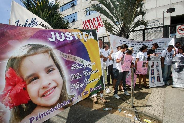Julgamento de casal Nardoni come&ccedil;a com uma hora de atraso