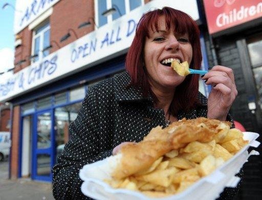 S&iacute;mbolo da gastronomia brit&acirc;nica, fish and chips comemora 150 anos