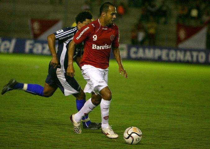 Clima do vesti&aacute;rio foi de frustra&ccedil;&atilde;o, diz Alecsandro