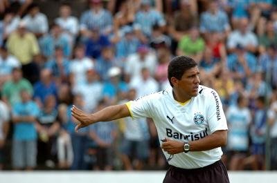 Contra o Novo Hamburgo, Gr&ecirc;mio s&oacute; pensa em convencer em campo
