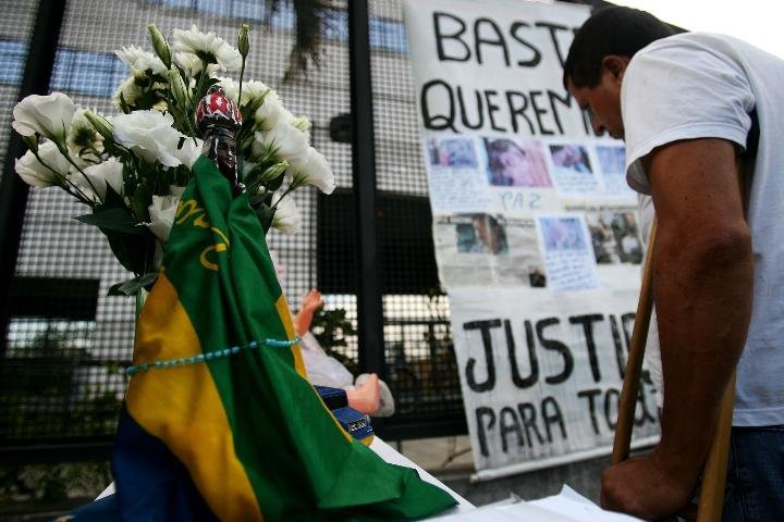 Fio de cabelo foi encontrado pela per&iacute;cia, diz advogado dos Nardoni 