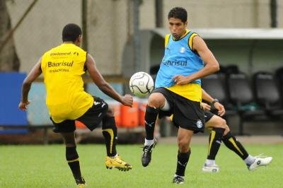 William Magr&atilde;o ganha chance no time do Gr&ecirc;mio neste domingo, contra o Esportivo