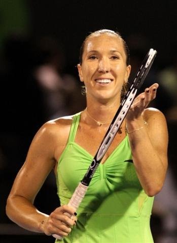 Jankovic supera Vesnina e avan&ccedil;a em Miami