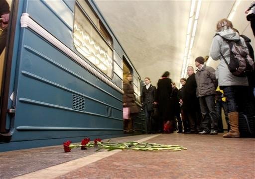 Russos lamentam atentado terrorista em metr&ocirc;