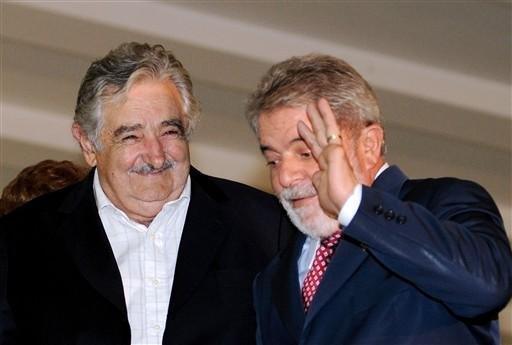 Lula e Mujica iniciam conversas sobre constru&ccedil;&atilde;o de porto no Uruguai