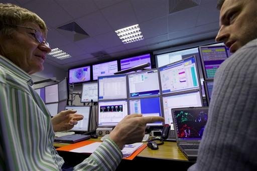 Projeto de US$ 10 bilh&otilde;es, o LHC realiza as colis&otilde;es de feixes de pr&oacute;tons