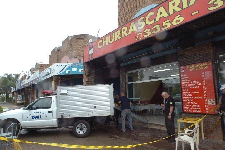 Pol&iacute;cia j&aacute; tem suspeitos para assassinato de homem em churrascaria