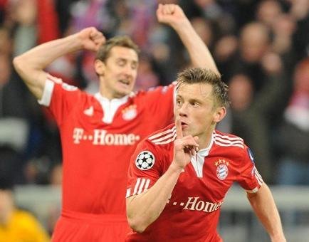 Olic marcou o gol da virada do Bayern sobre o Manchester United: 2 a 1