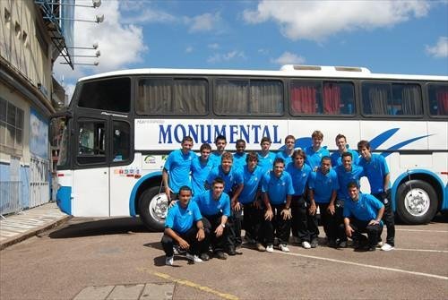 Garotada do Gr&ecirc;mio disputa torneio na Su&iacute;&ccedil;a