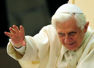 Bento XVI &eacute; acusado de defender padres ped&oacute;filos