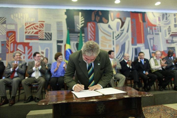 Lula participa de cerim&ocirc;nia de posse de novos ministros