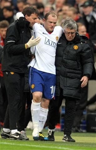 Gravidade de les&atilde;o de Rooney ser&aacute; avaliada nesta quarta