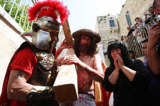 Milhares de peregrinos revivem Paix&atilde;o de Cristo em Jerusal&eacute;m