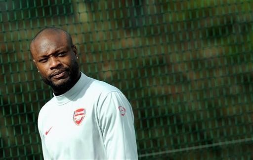 Gallas deve desfalcar Arsenal at&eacute; o fim da temporada