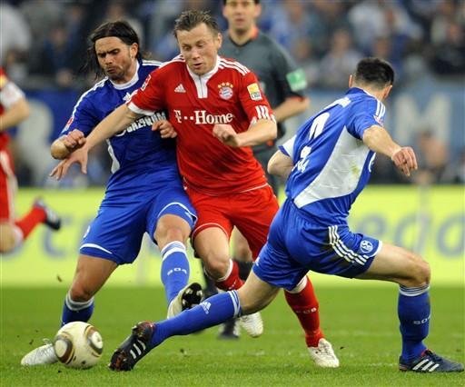 Bayern de Munique bate Schalke e reassume lideran&ccedil;a