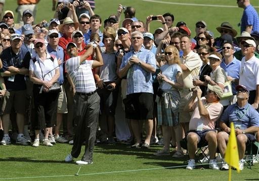  Woods se desculpa com colegas e agradece recep&ccedil;&atilde;o na volta aos treinos