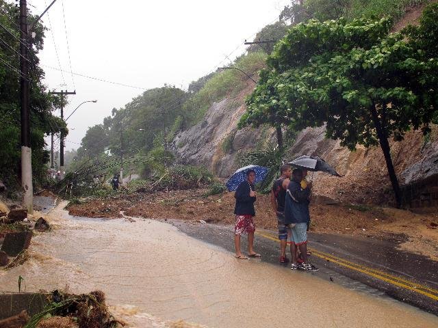 N&uacute;mero de mortos no Rio chega a 17