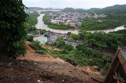 O cotidiano do Rio de Janeiro foi modificado pela chuva