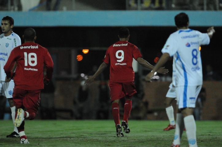Inter elimina Novo Hamburgo nos p&ecirc;naltis