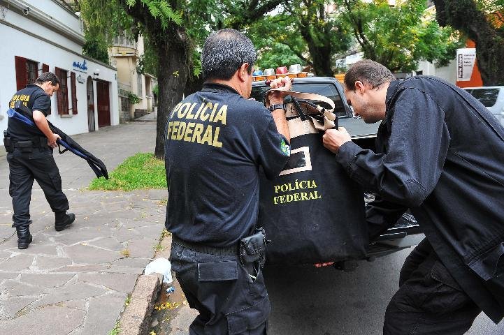 Opera&ccedil;&atilde;o da PF apreende 400 armas