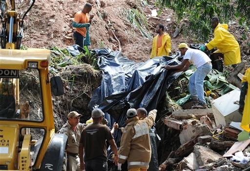 Total de mortos no Rio chega a 163, diz Defesa Civil