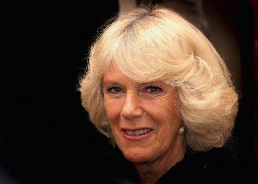 Esposa do pr&iacute;ncipe Charles fratura a perna