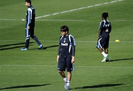 Kak&aacute; est&aacute; fora do cl&aacute;ssico contra o Barcelona